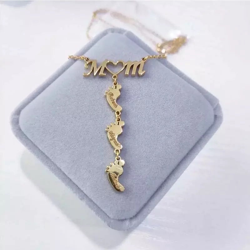 "MOM" Heart Name Necklace